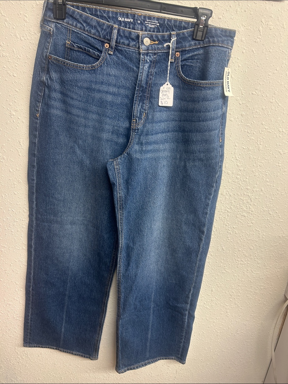 Old Navy Wide-Leg Jeans in Medium Blue Wash